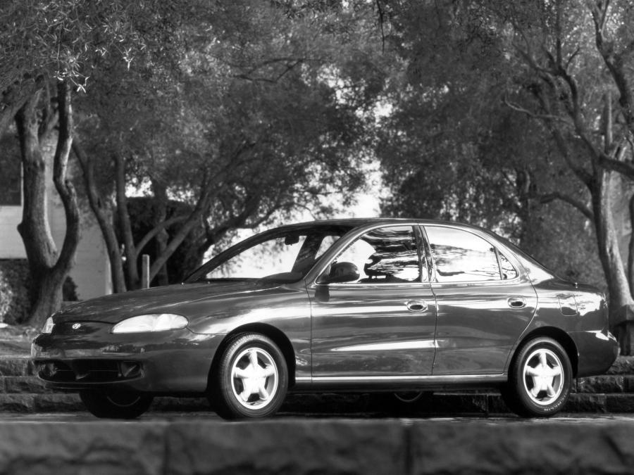  Hyundai Elantra 1996 года  (US) (фото 2 из 4)